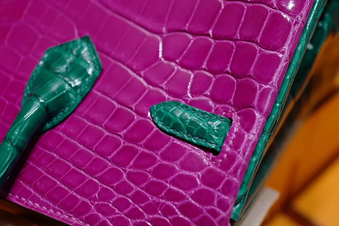 VIP定制: Birkin25cm 天方夜谭紫色拼翡翠绿色 二点亮面鳄鱼皮 金扣