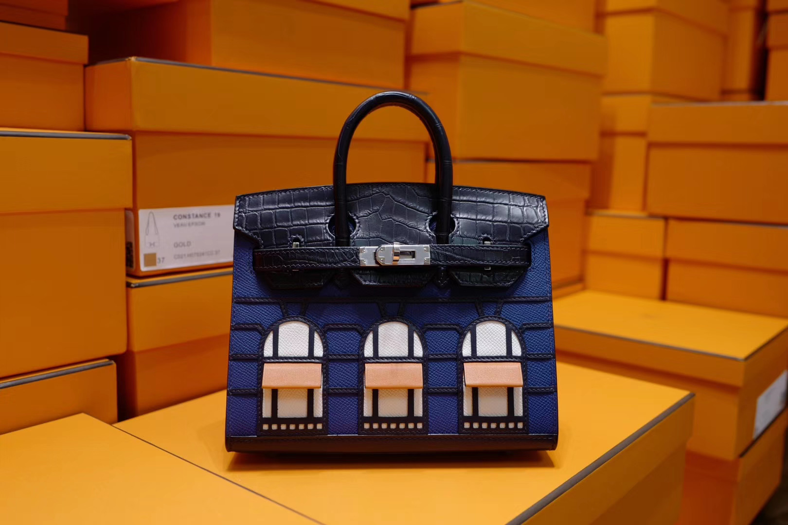 Birkin 20 Faubourg 小房子“白天与黑夜版”全球独家，Sellier百年法国师傅做  已经正式接受预订，30天交货；