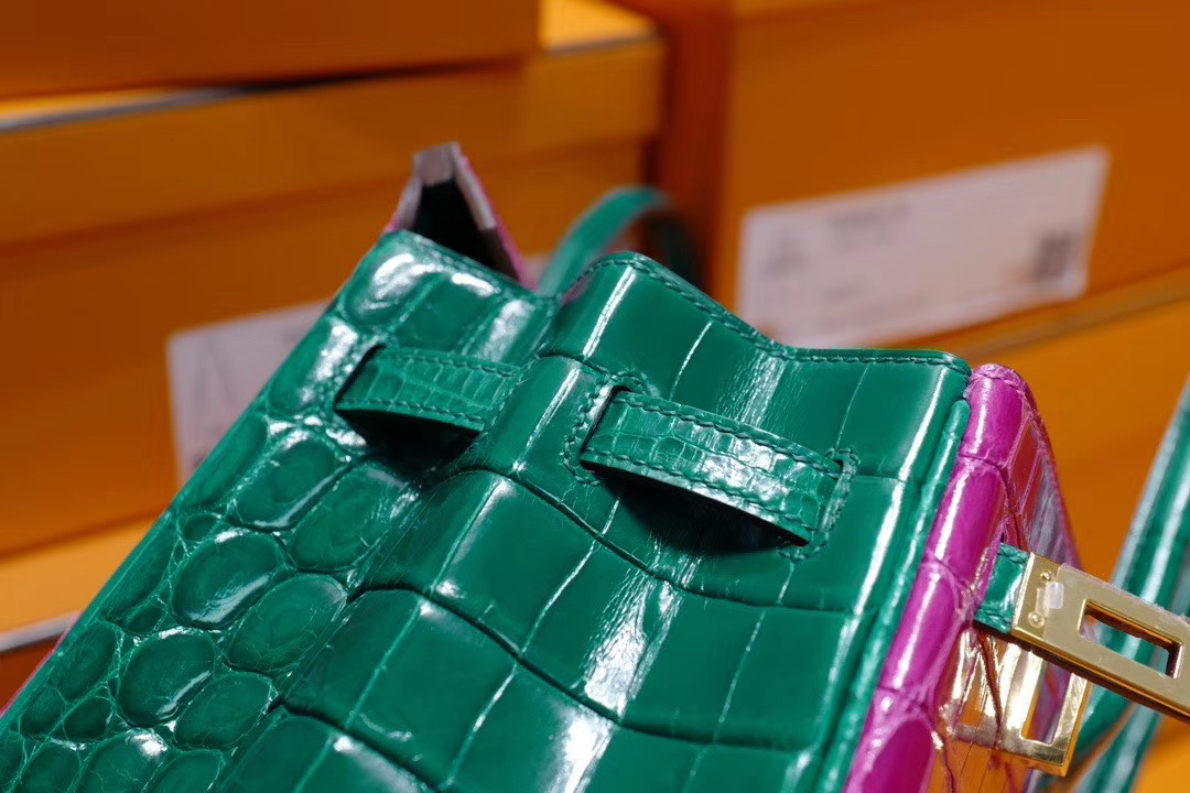 VIP定制: Birkin25cm 天方夜谭紫色拼翡翠绿色 二点亮面鳄鱼皮 金扣