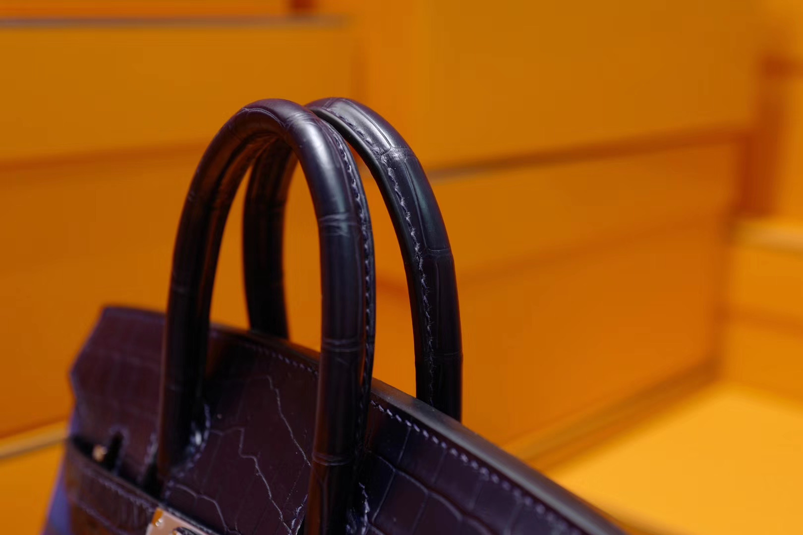 Birkin 20 Faubourg 小房子“白天与黑夜版”全球独家，Sellier百年法国师傅做  已经正式接受预订，30天交货；