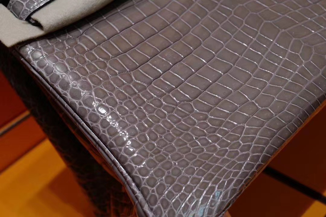 爱马仕 Hermes 野生湾鳄 Birkin 30CM 斑鸠灰 亮面鳄鱼 金扣