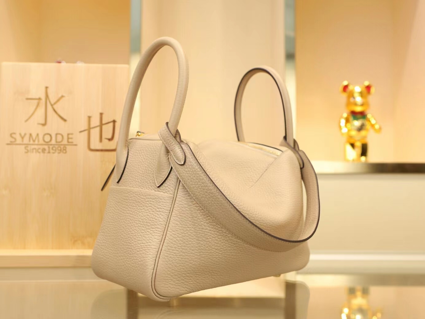 爱马仕包包订制 Hermes Lindy26/30CM 风衣灰S2Trench 金扣 荔枝纹牛皮琳迪包