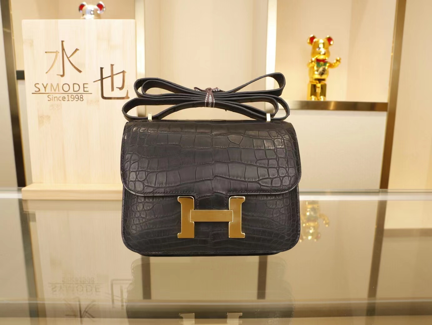 Hermes爱马仕康斯坦包雾面两点鳄鱼皮黑色Constance 18CM 金扣