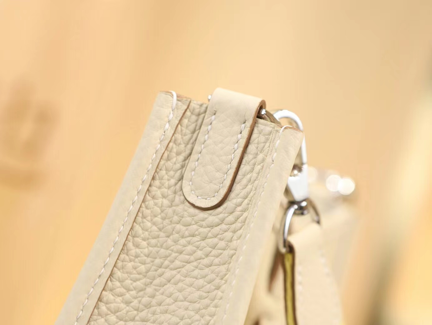 爱马仕Hermes Mini Evelyne 16CM 奶昔白拼小鸡黄肩带伊芙琳女包 银扣