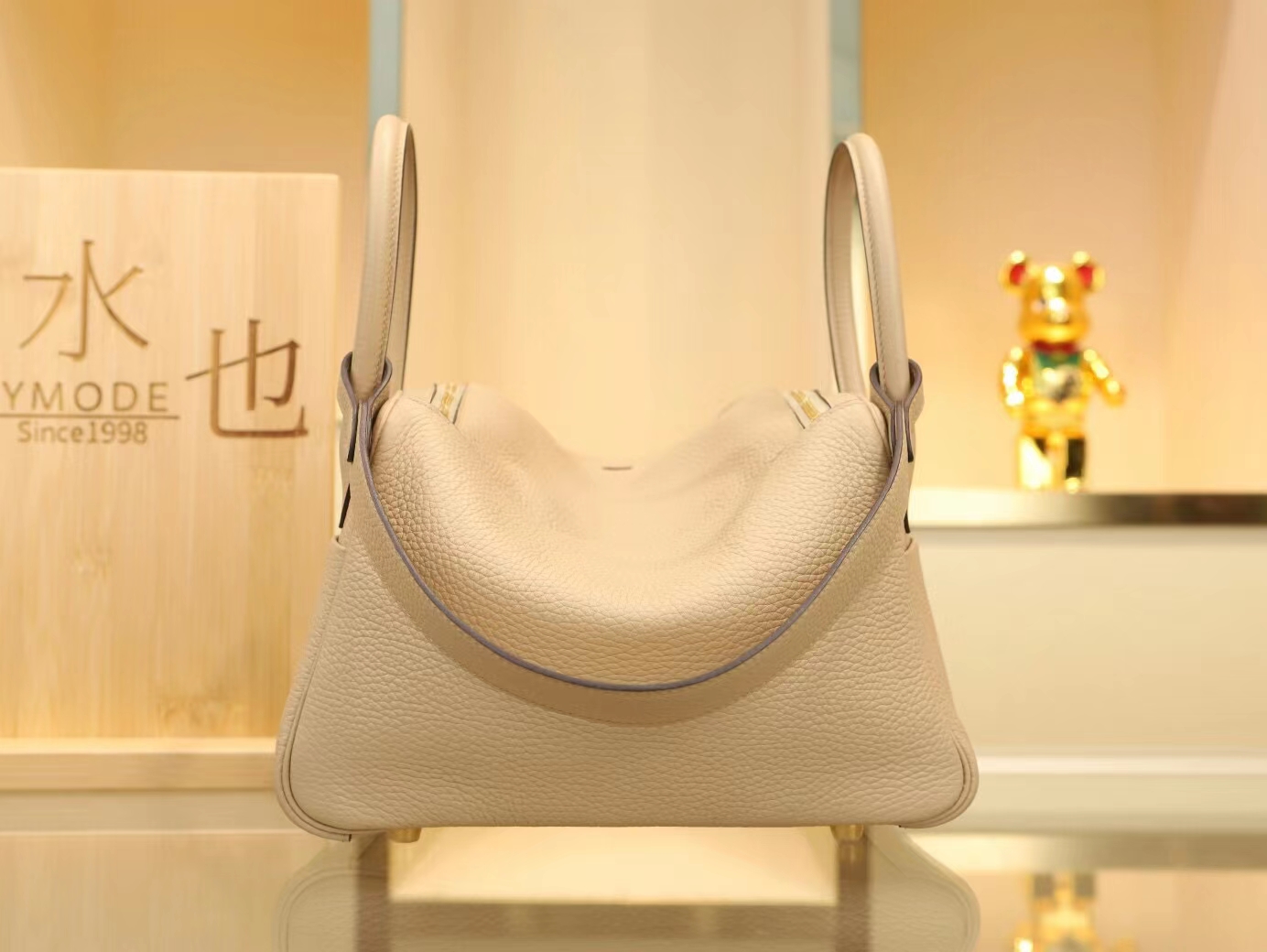 爱马仕包包订制 Hermes Lindy26/30CM 风衣灰S2Trench 金扣 荔枝纹牛皮琳迪包