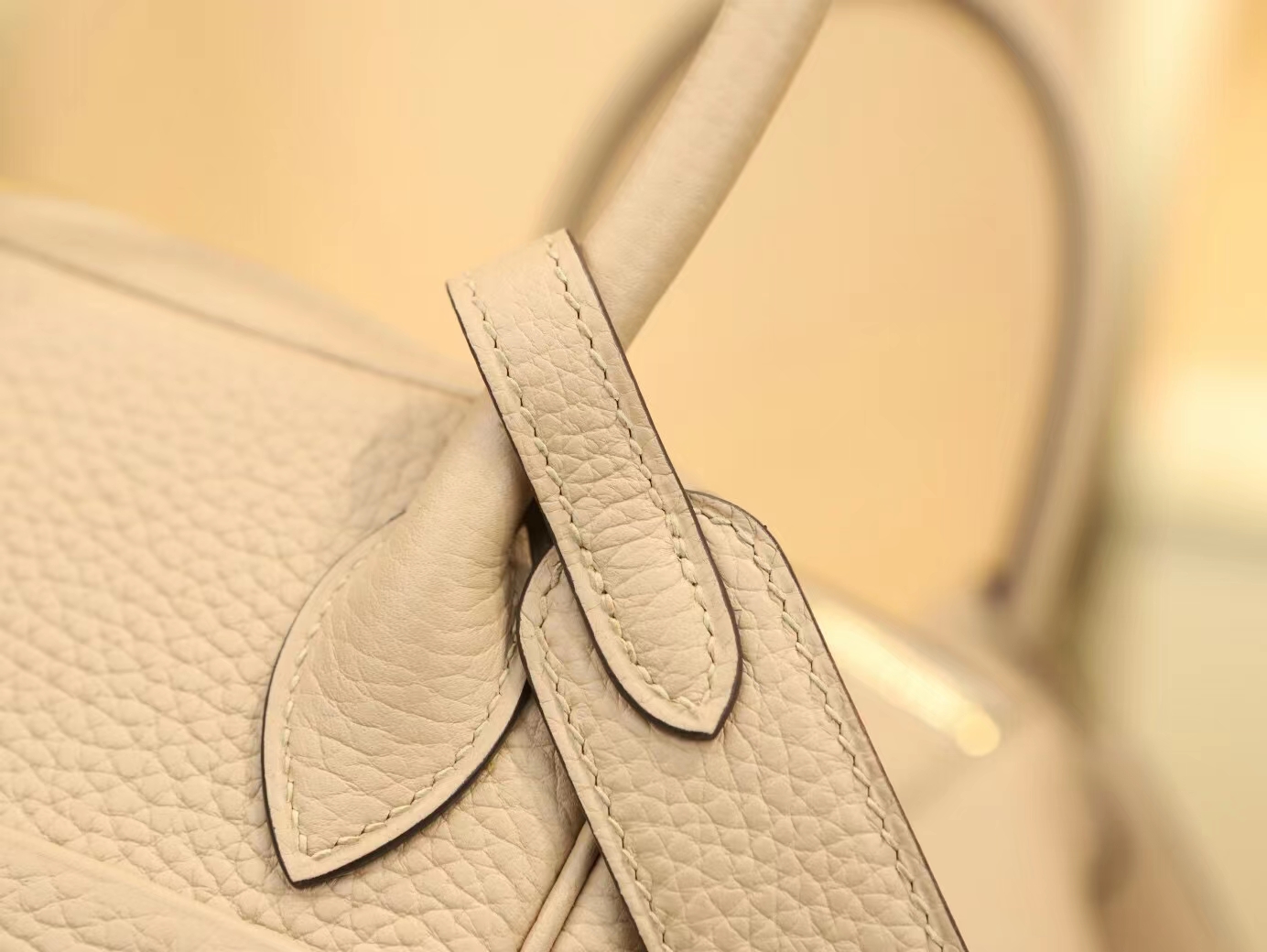 爱马仕包包订制 Hermes Lindy26/30CM 风衣灰S2Trench 金扣 荔枝纹牛皮琳迪包