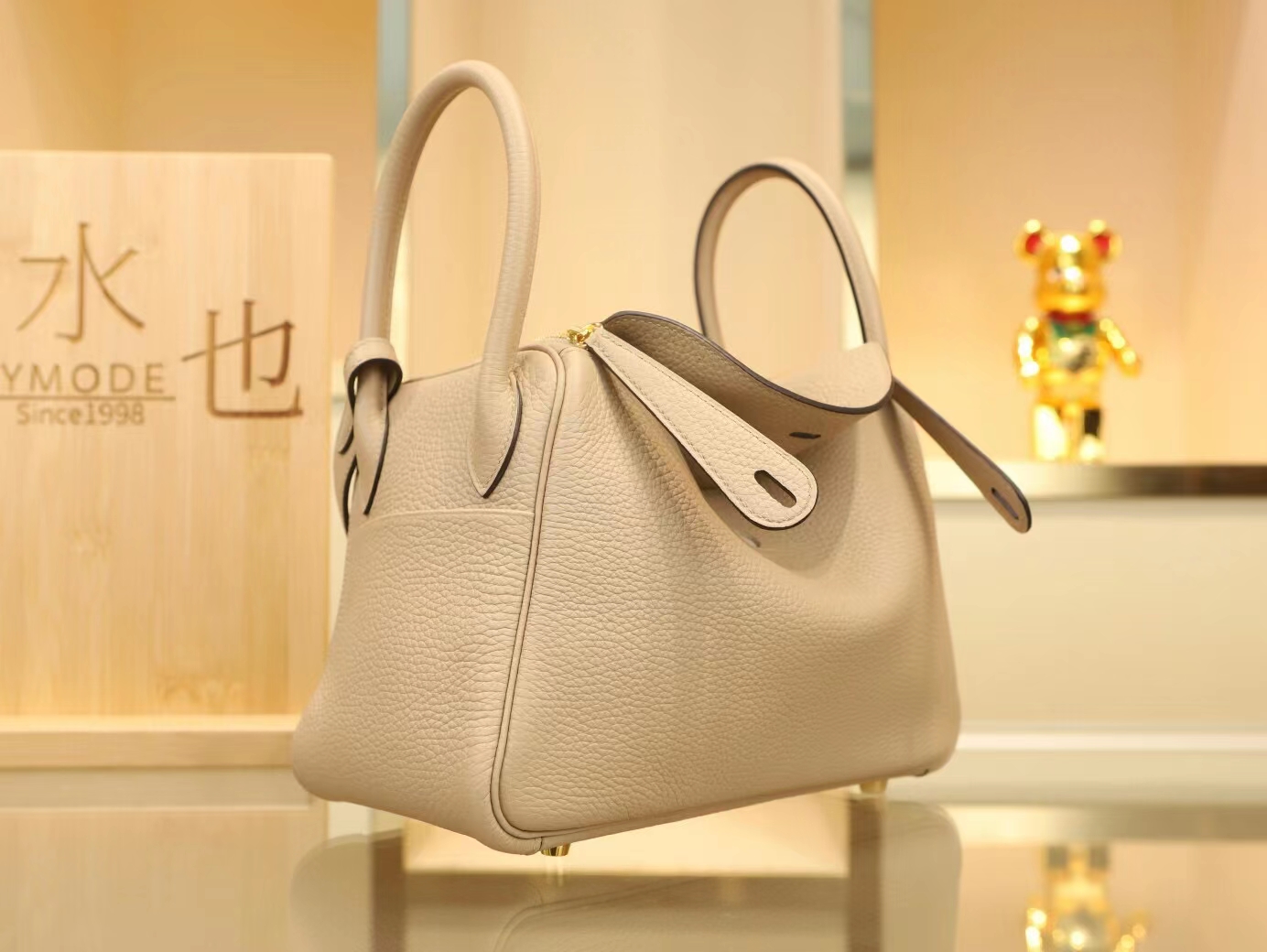 爱马仕包包订制 Hermes Lindy26/30CM 风衣灰S2Trench 金扣 荔枝纹牛皮琳迪包