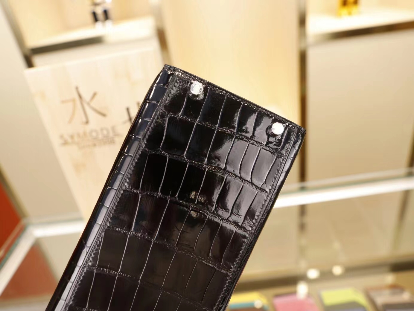 爱马仕包包官网 Hermes Kelly28CM 黑色亮面两点鳄鱼皮凯莉包女包 银扣