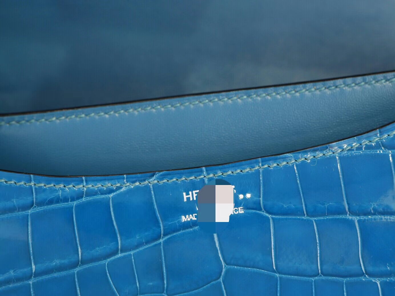 爱马仕康斯坦斯 Hermes Constance MM 7W伊兹密尔蓝亮面两点鳄鱼皮斜挎包