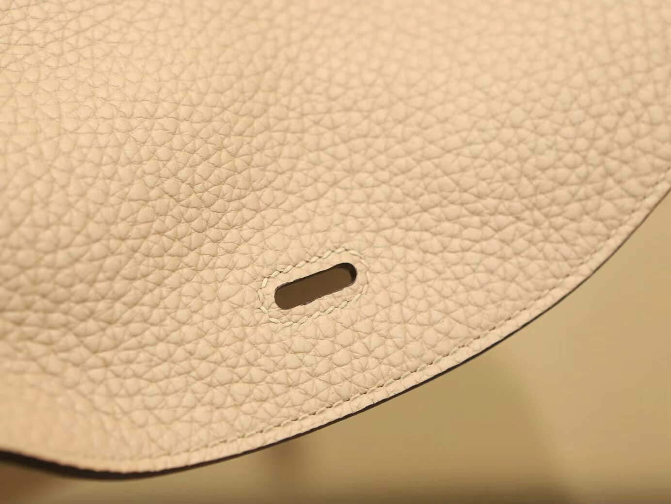 爱马仕包包订制 Hermes Lindy26/30CM 风衣灰S2Trench 金扣 荔枝纹牛皮琳迪包
