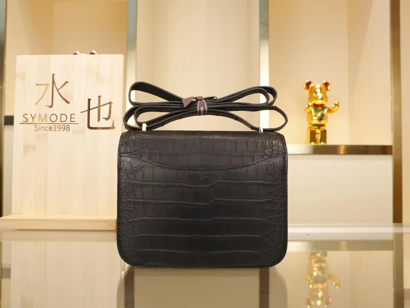 Hermes爱马仕康斯坦包雾面两点鳄鱼皮黑色Constance 18CM 金扣
