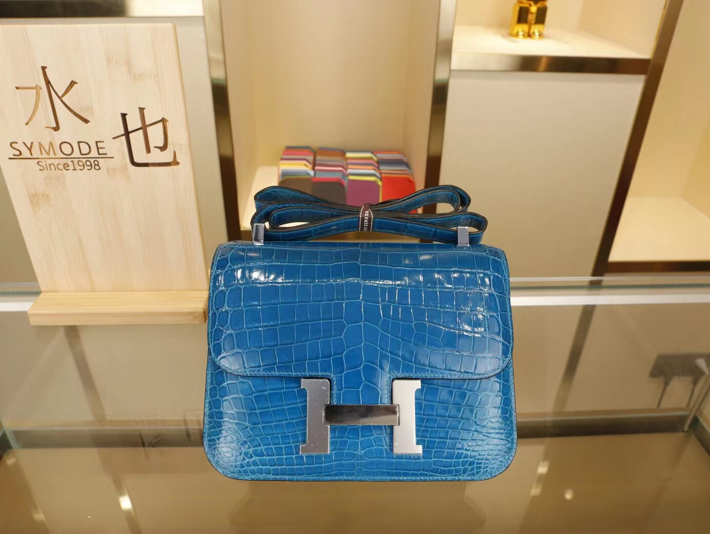爱马仕康斯坦斯 Hermes Constance MM 7W伊兹密尔蓝亮面两点鳄鱼皮斜挎包