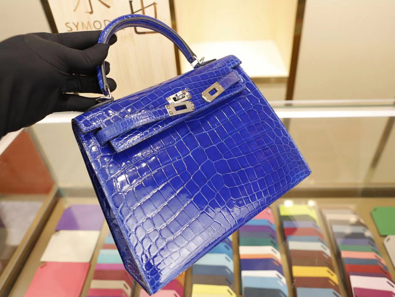 爱马仕Hermes Kelly 25CM I7琉璃蓝亮面两点鳄鱼皮凯莉包 银扣