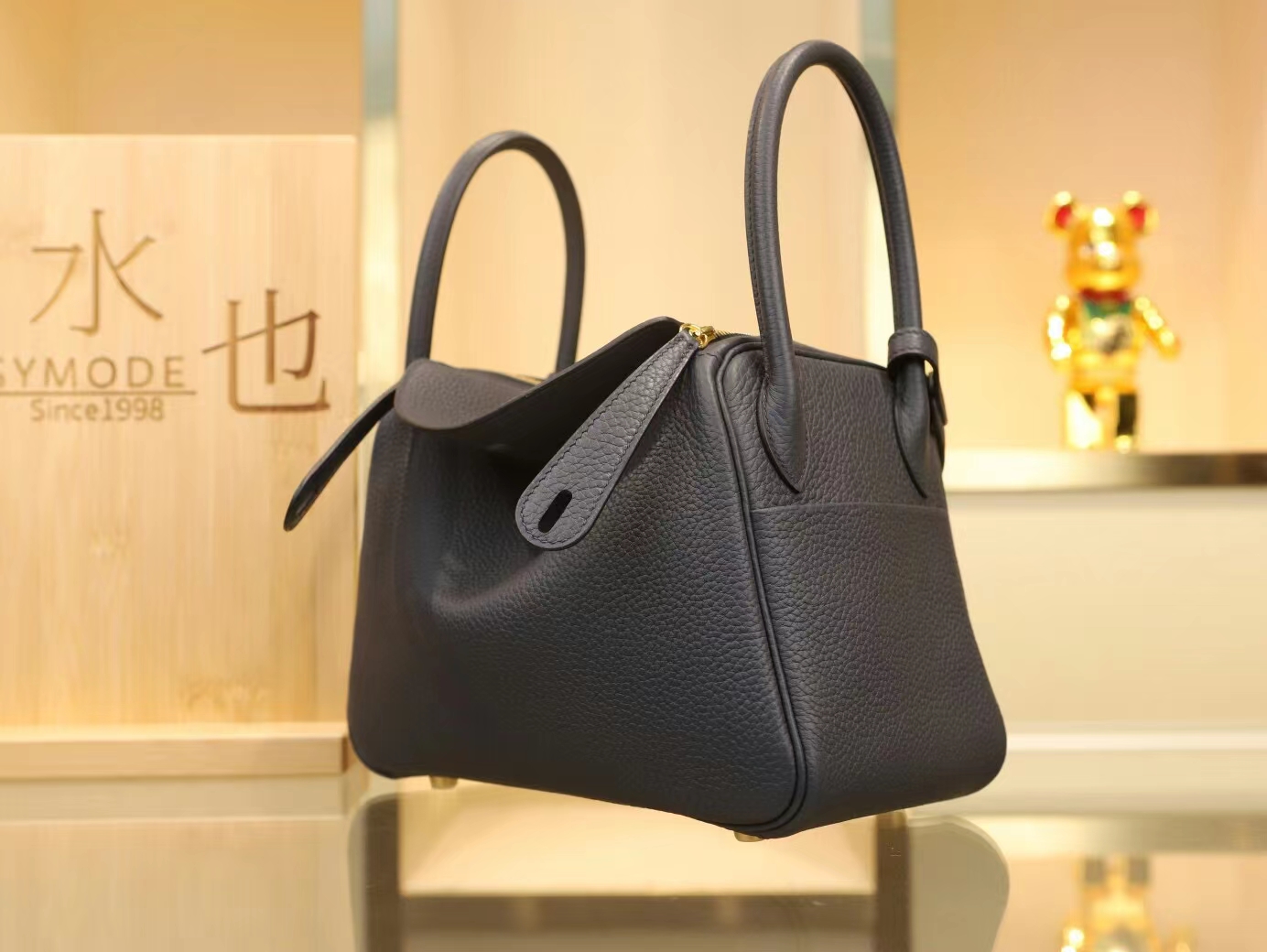 水也名品 爱马仕Hermes Lindy26CM/30CM 2Z午夜蓝TC牛皮 金扣