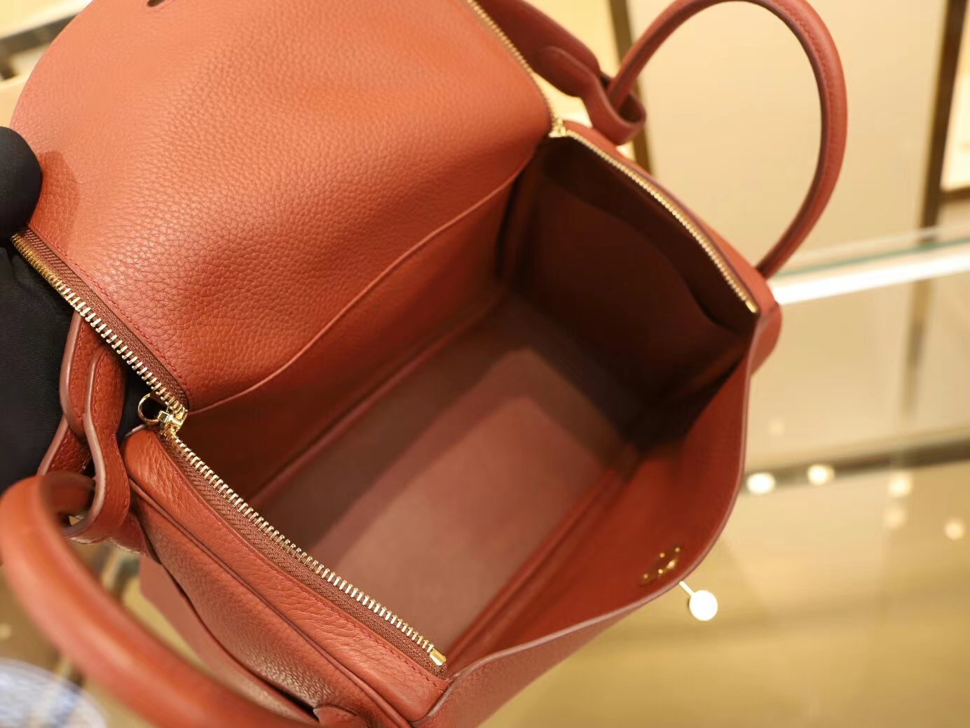 爱马仕琳迪包价格 Hermes Lindy30CM 6c古铜金TC牛皮单肩包 金扣