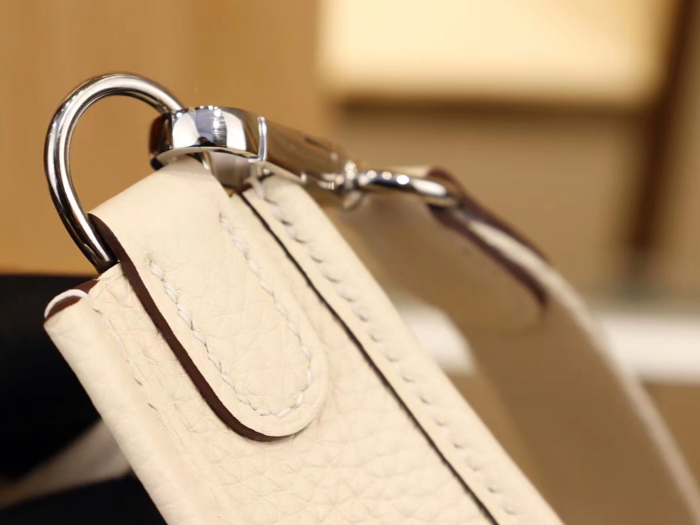 爱马仕包包货源 Hermes Mini Evelyne 16CM I2奶油白TC皮迷你伊芙琳包