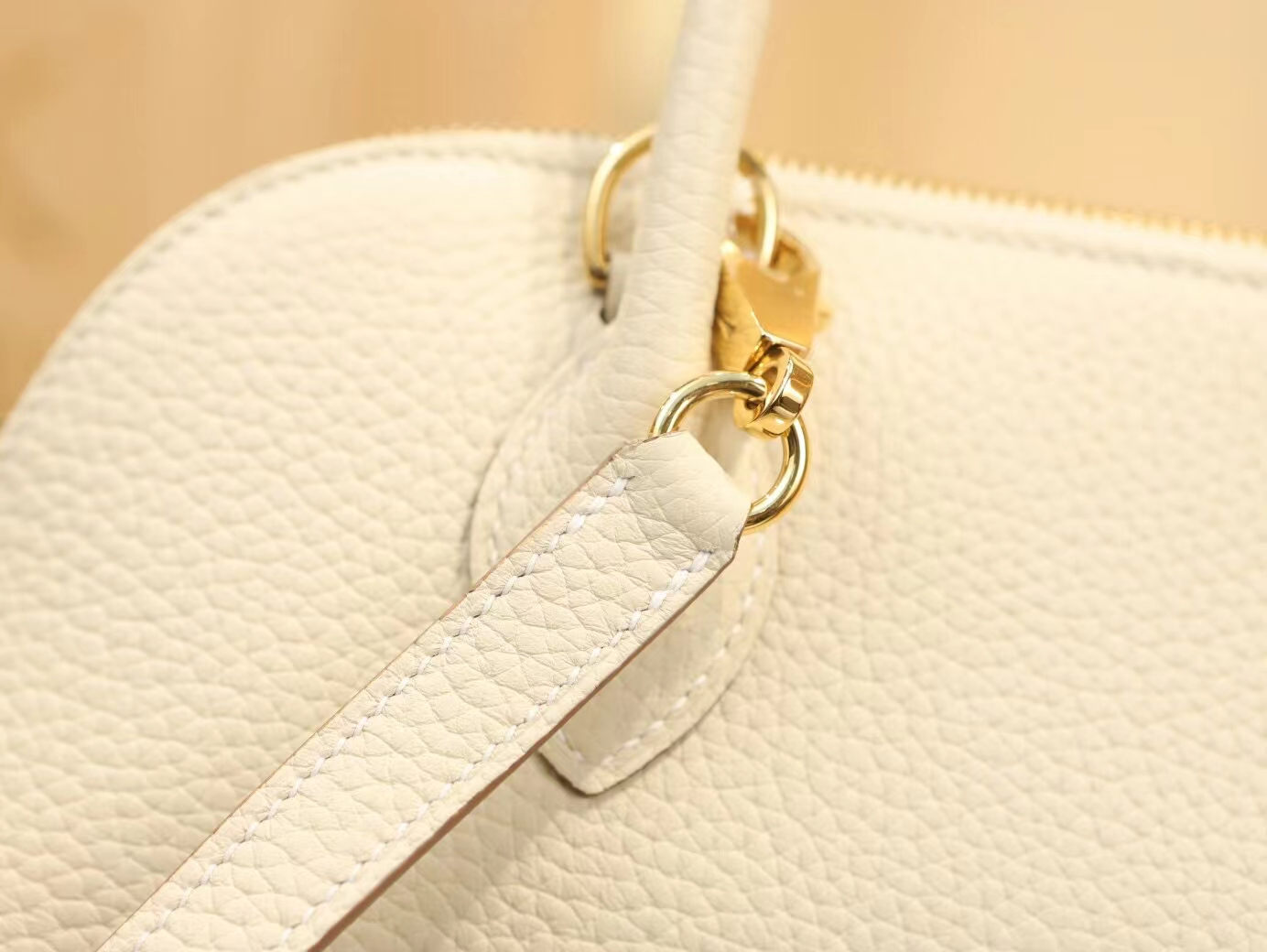 爱马仕女包批发 Hermes bolide 31CM TC牛皮奶昔白CC10保龄包 金扣