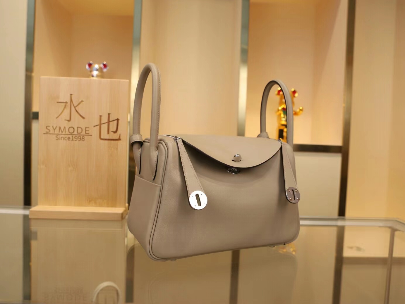 Hermes Lindy26CM 爱马仕Swift牛皮斑鸠灰琳迪包 银扣