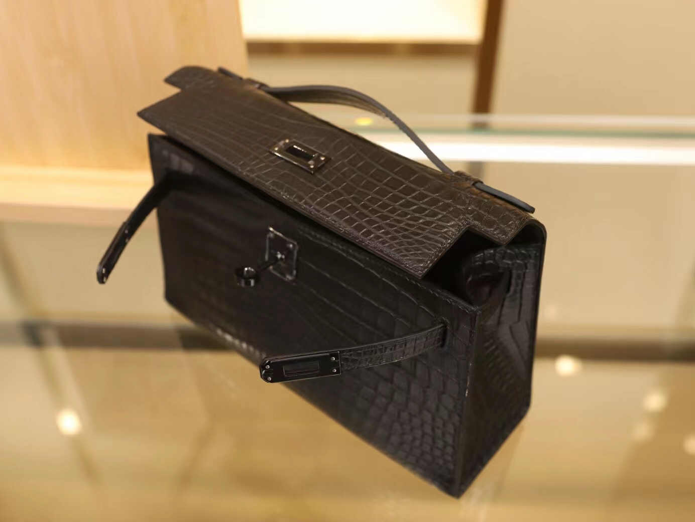 Hermes爱马仕黑色雾面鳄鱼皮迷你凯莉包Mini kelly pochette22CM 黑扣