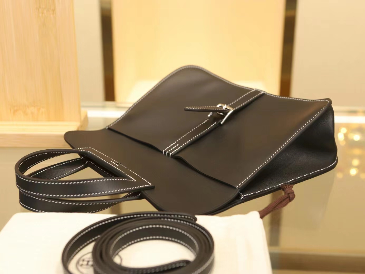 爱马仕包包定制 Hermes Halzan25CM 黑色Swift牛皮白线手提女包