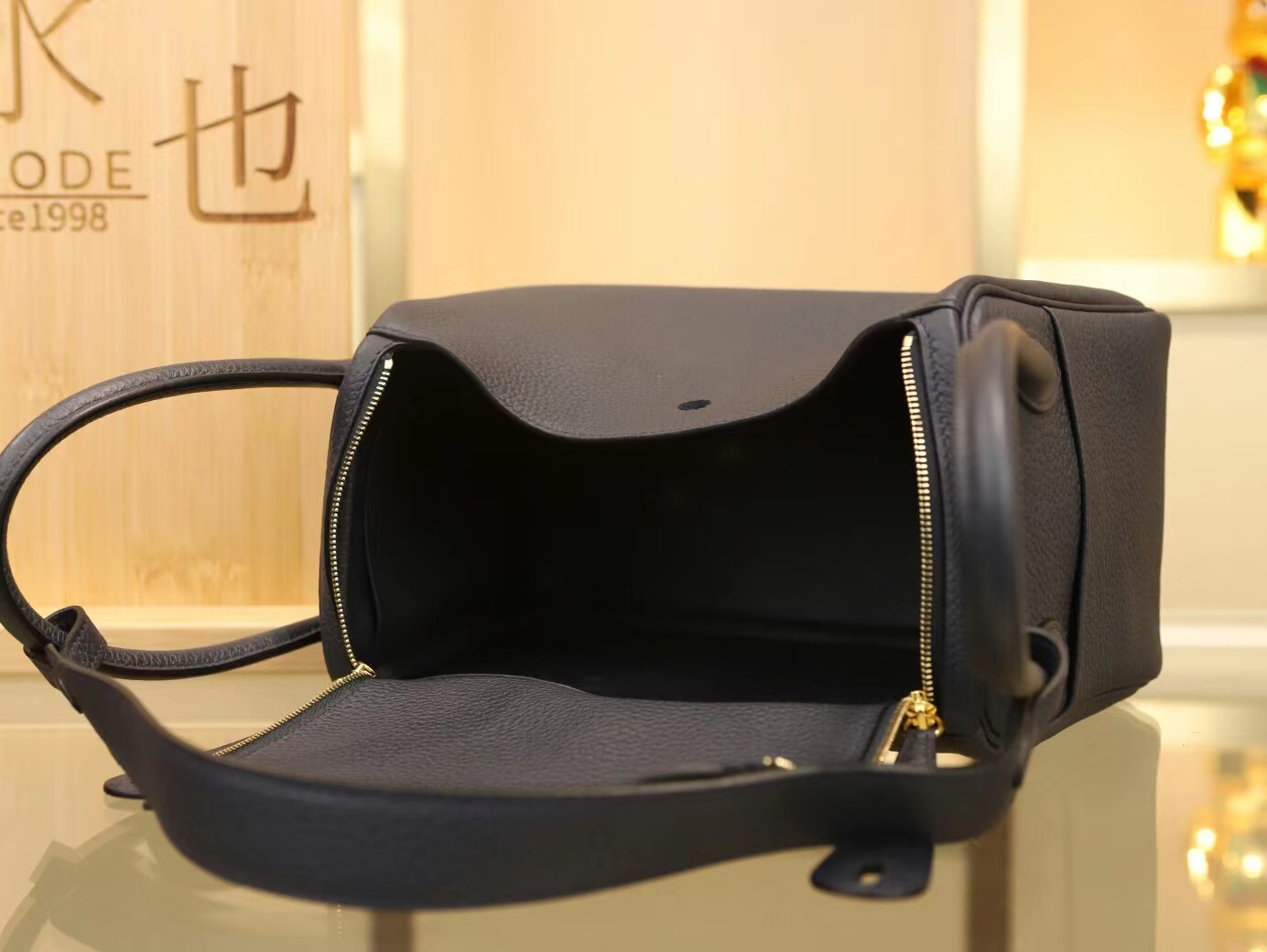 水也名品 爱马仕Hermes Lindy26CM/30CM 2Z午夜蓝TC牛皮 金扣
