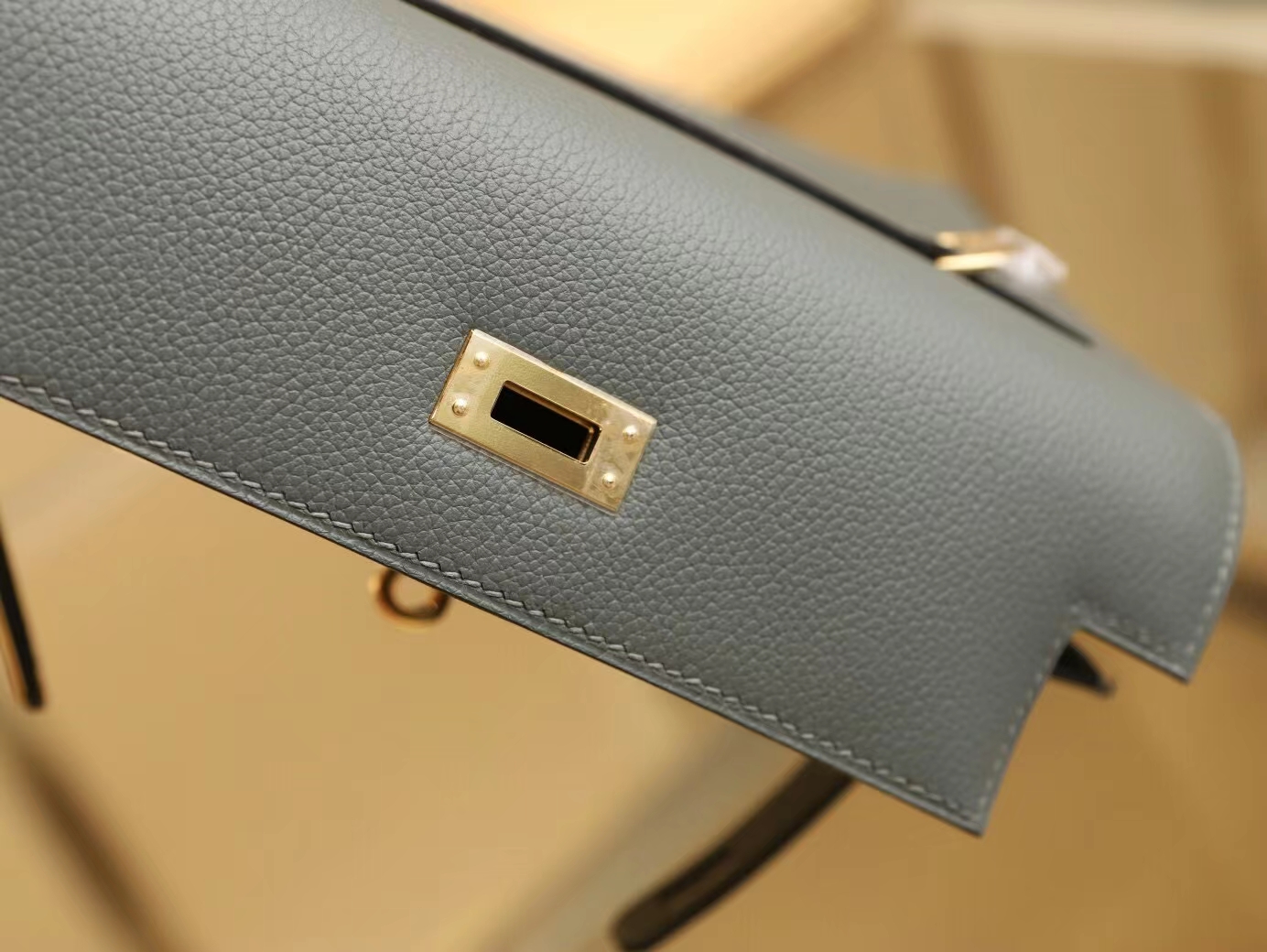 Hermes Kelly Danse22CM 爱马仕63杏绿色Vert Amande跳舞包 金扣