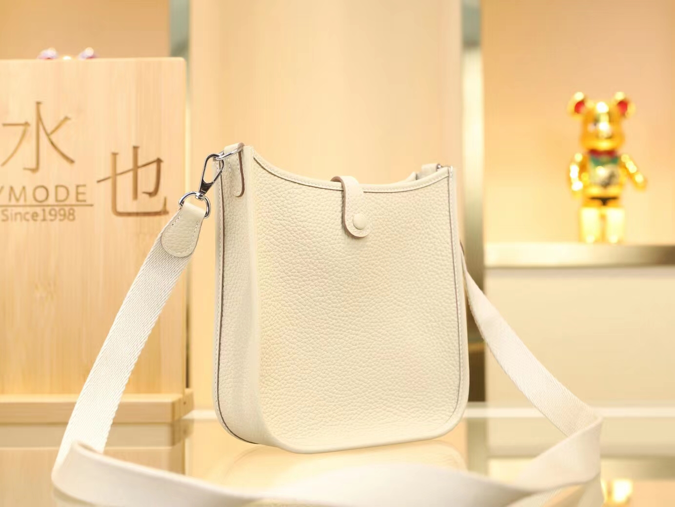 Hermes包包定制 爱马仕CC10奶昔白TC牛皮伊芙琳包Evelyne Mini16CM