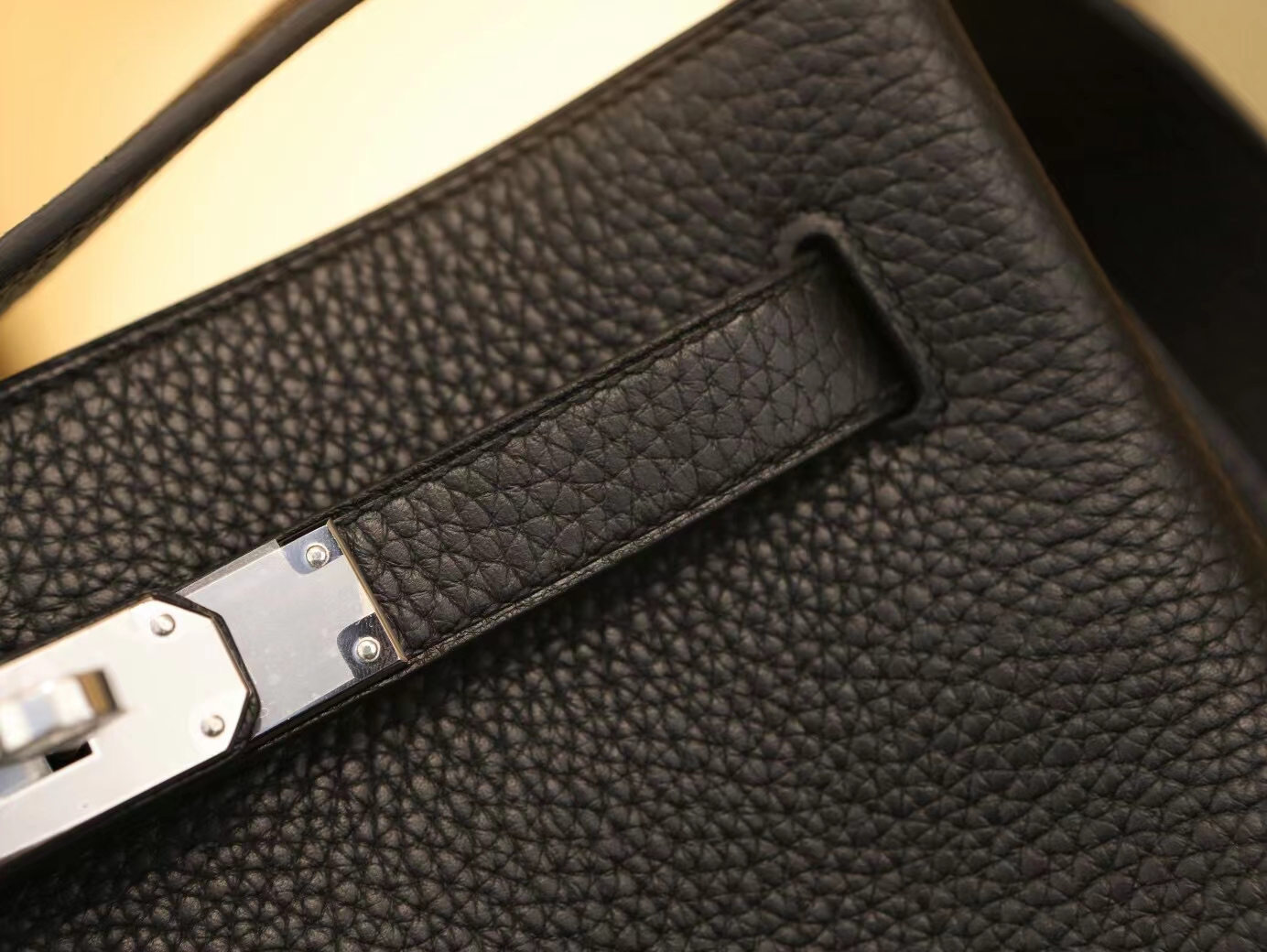 爱马仕包包官网 Hermes Sokelly22CM 89黑色Togo牛皮单肩斜挎包 银扣