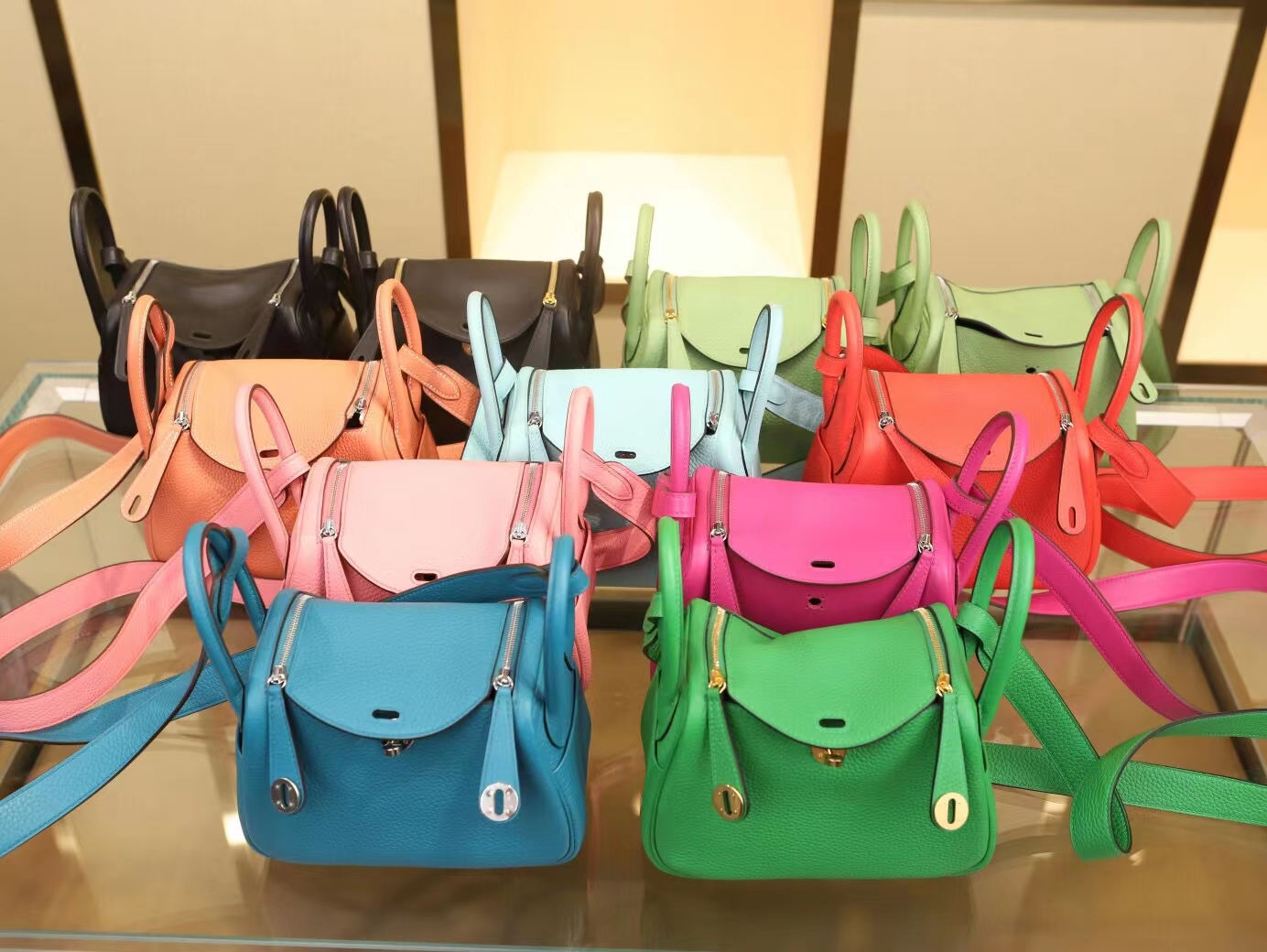 爱马仕女包价格 Hermes Mini Lindy19CM 3i牛油果绿TC皮迷你琳迪包