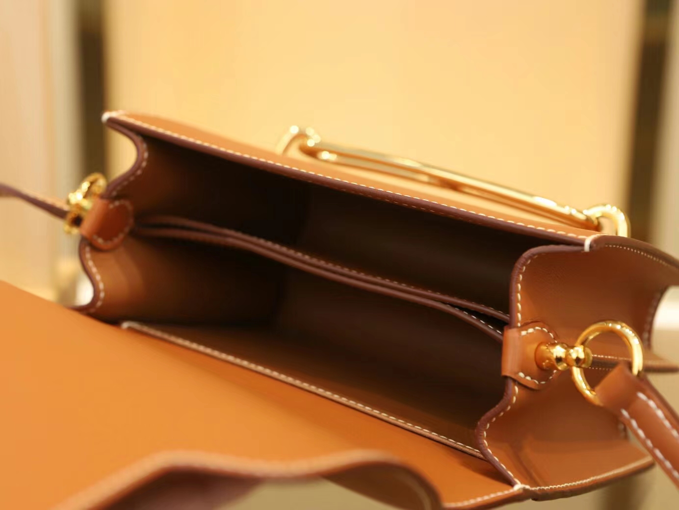 Hermes Roulis18CM 爱马仕CK21沙滩金Vache自然牛皮猪鼻子包 金扣