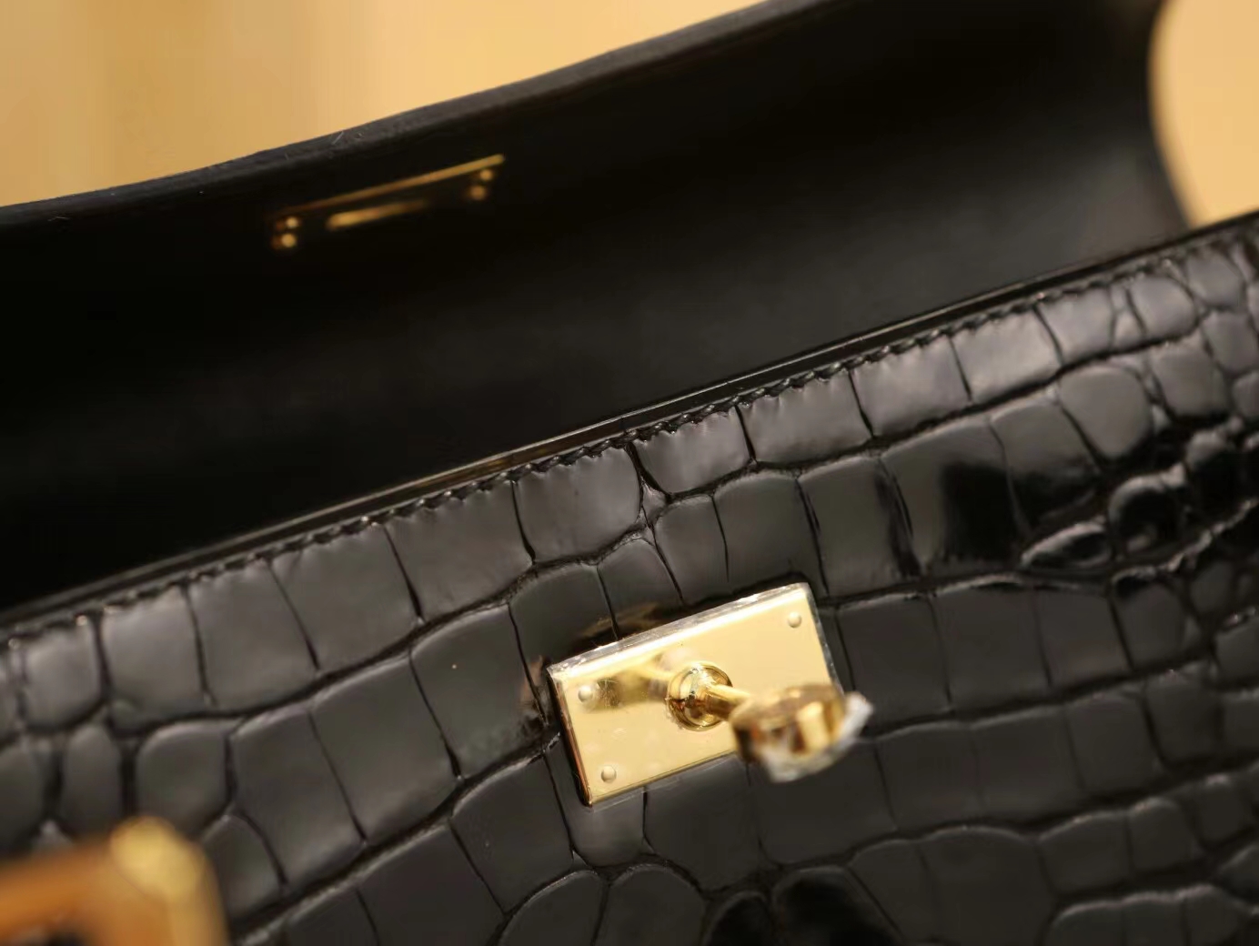 爱马仕钱包 Hermes 89黑色亮面方块鳄鱼皮Kelly长款钱包20CM 金扣
