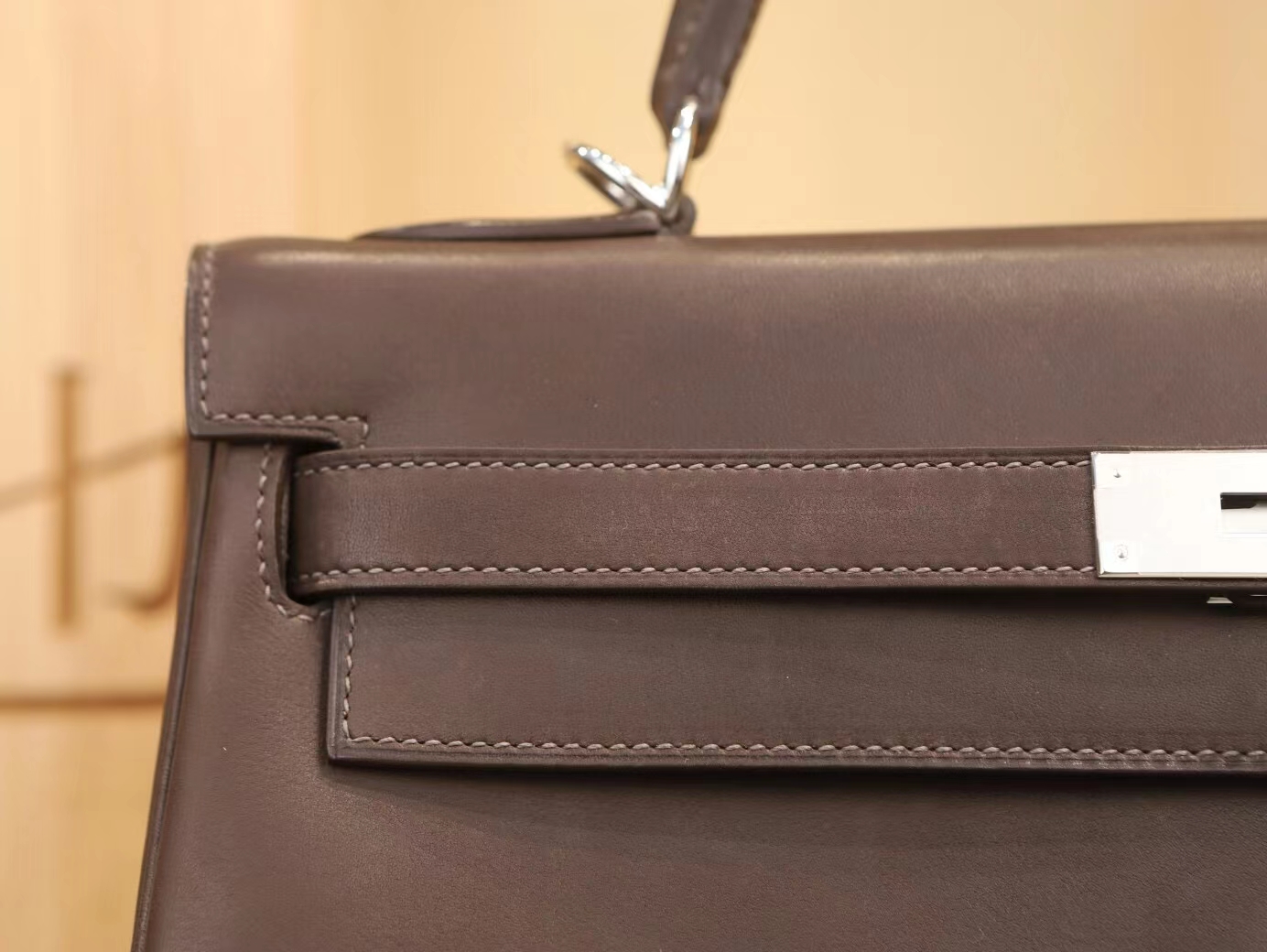 爱马仕女包货源 Hermes Kelly32CM CC46乌木色Ebene马鞍皮凯莉包 银扣