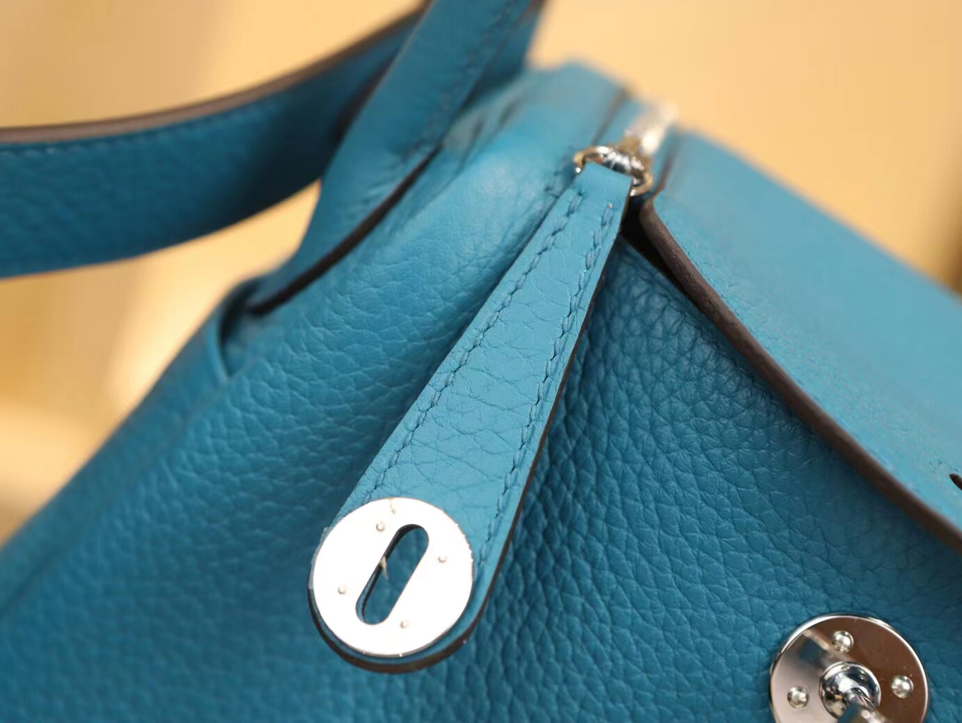 爱马仕女包 Hermes Mini Lindy19CM 7W伊兹密尔蓝TC牛皮 银扣