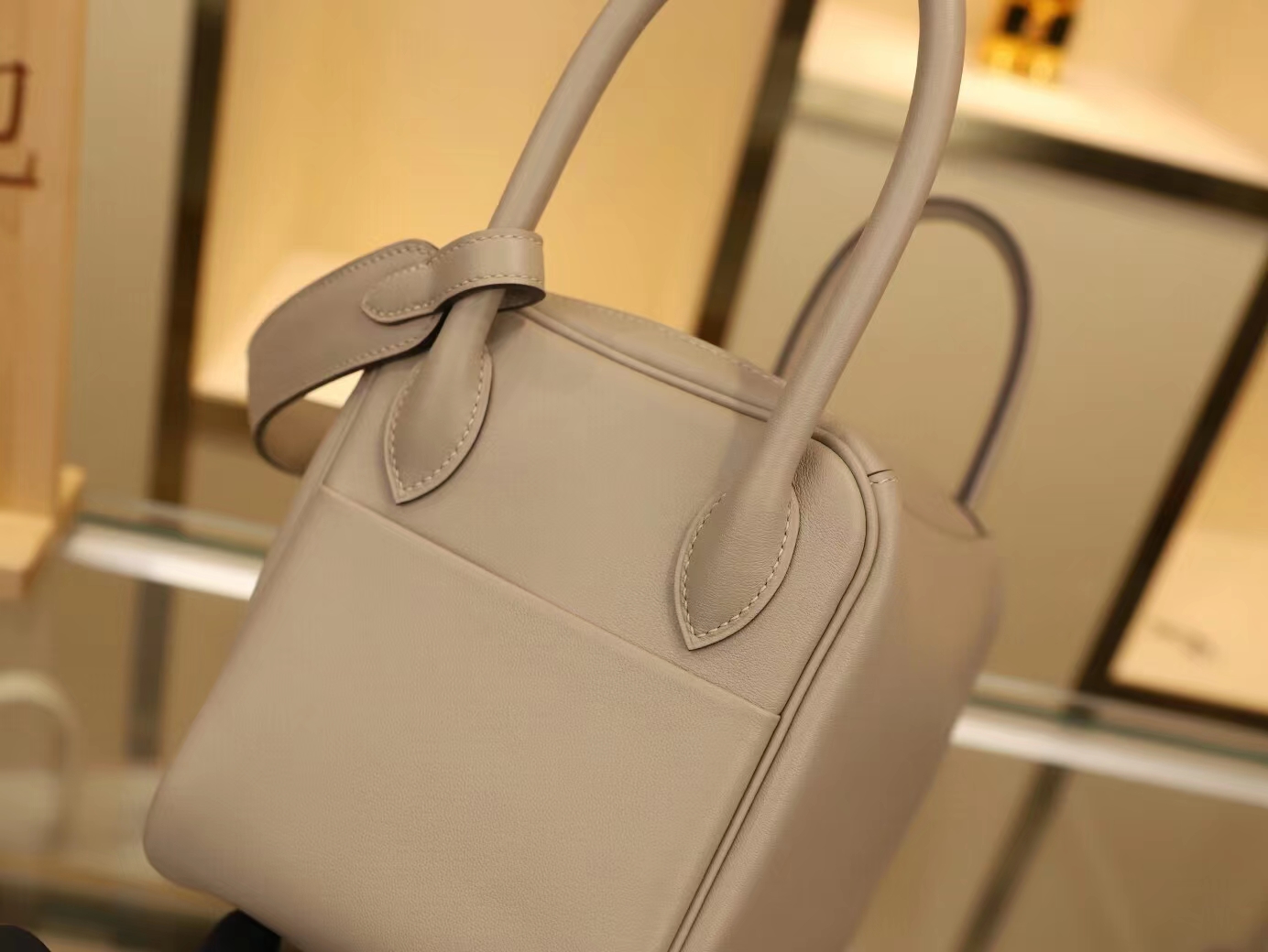 Hermes Lindy26CM 爱马仕Swift牛皮斑鸠灰琳迪包 银扣