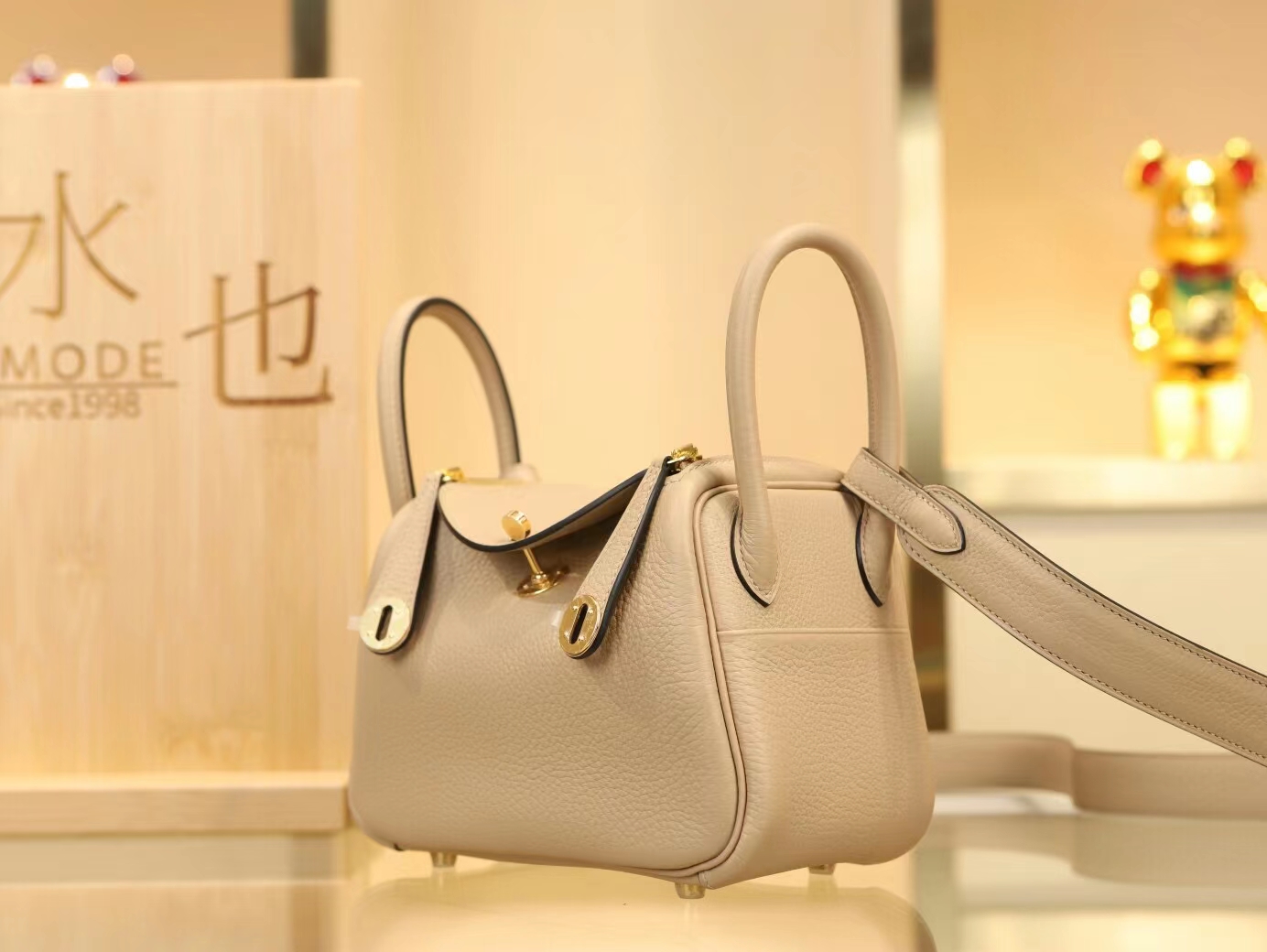 Hermes Mini Lindy19CM 爱马仕S2风衣灰TC牛皮迷你琳迪包 金扣