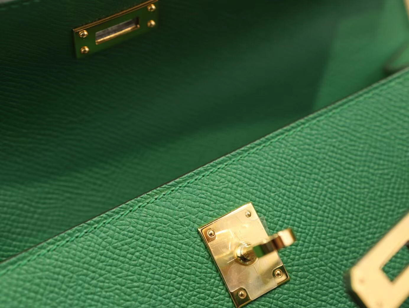 爱马仕Symode Hermes Kelly 25CM U4丝绒绿Epsom皮凯莉包手提包 金扣