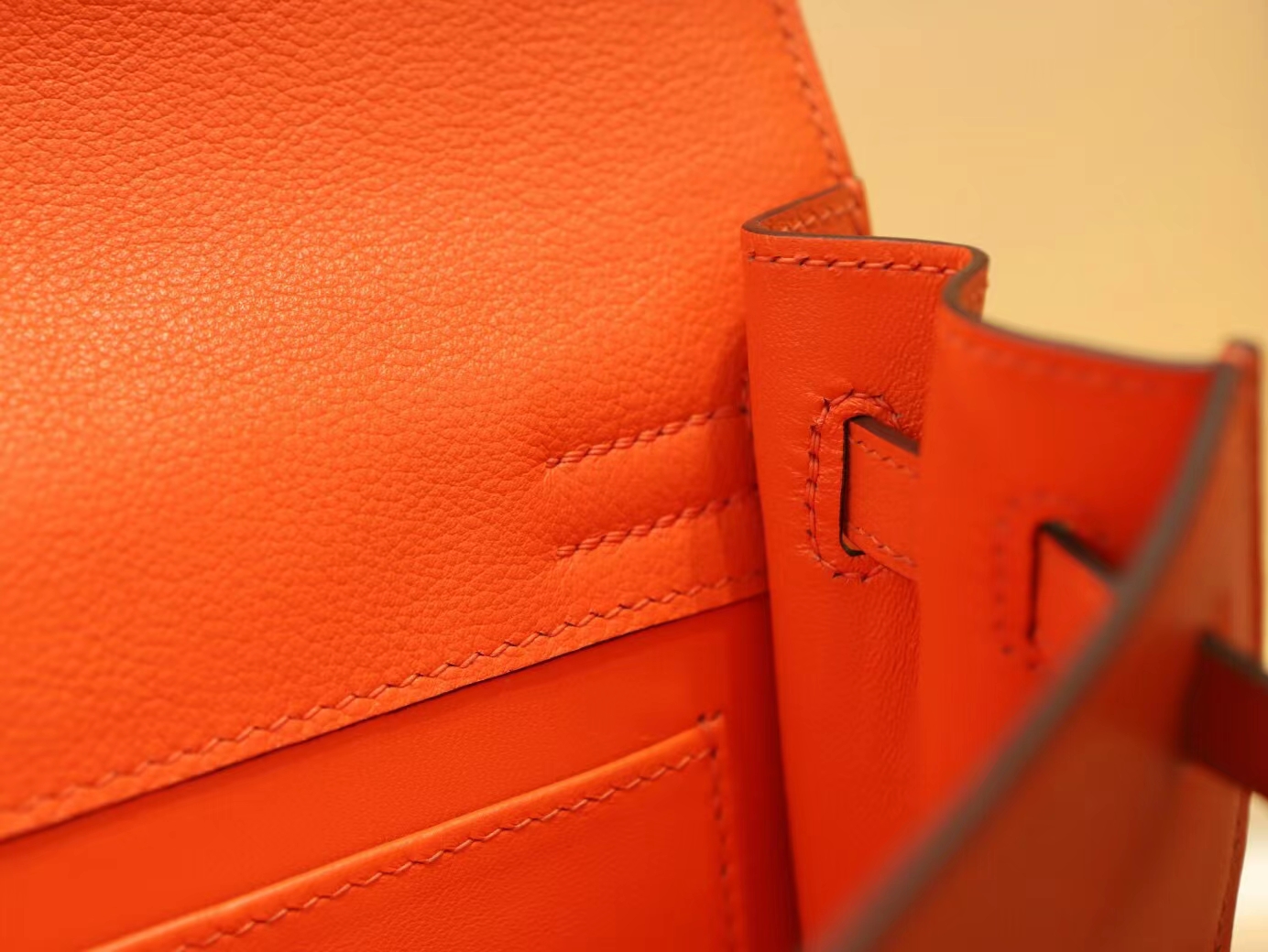 水也名品 全手缝爱马仕Hermes Kelly Danse22CM 8v罂粟橘Evercolor皮 金扣