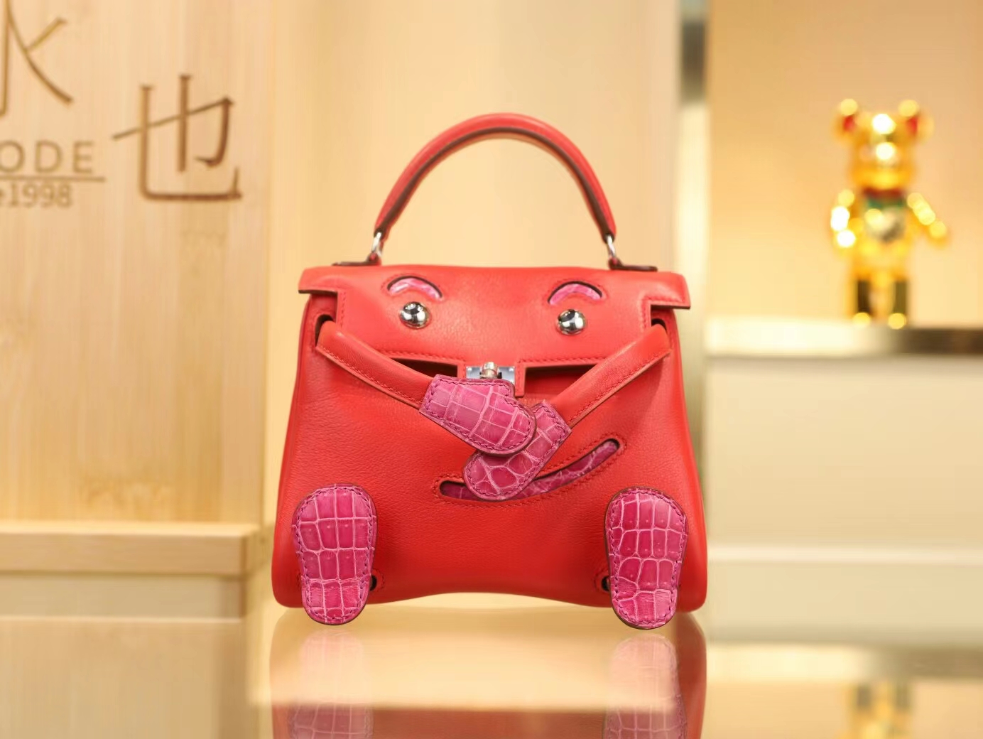 全手缝 Symode Hermes Kelly Doll 16CM S3心红色Swift皮拼J5天方夜谭粉亮面方块鳄鱼皮