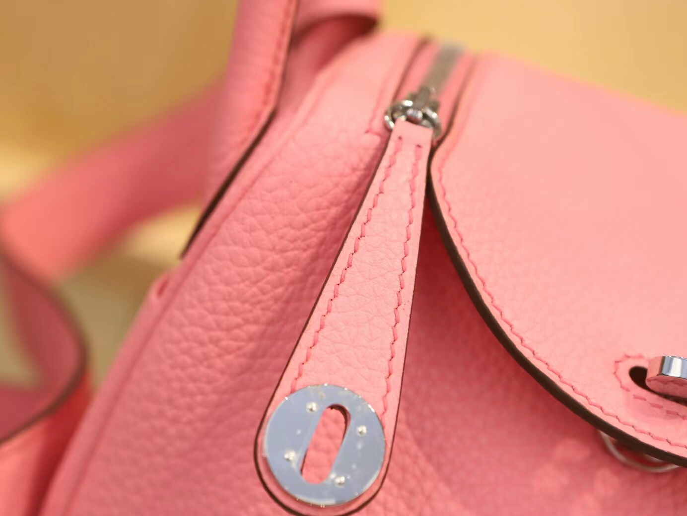 Hermes Mini Lindy19CM 爱马仕K4夏日粉TC牛皮迷你琳迪包 银扣