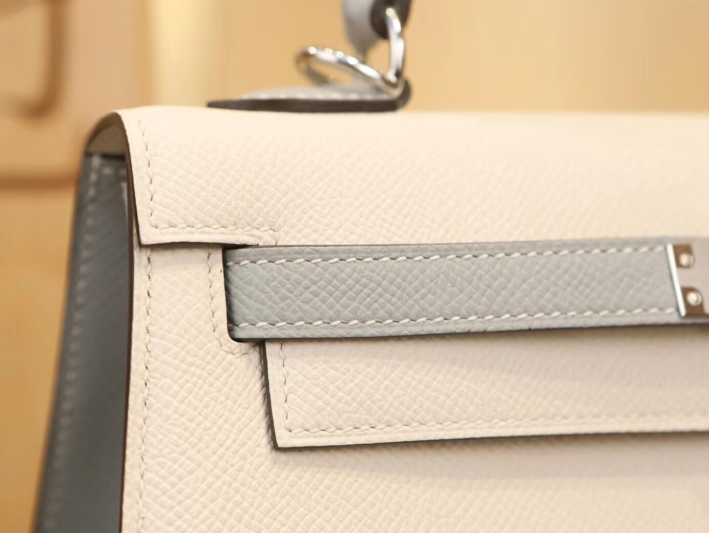 Hermes Kelly25CM 爱马仕奶昔白拼海鸥灰Epsom皮凯莉包 银扣