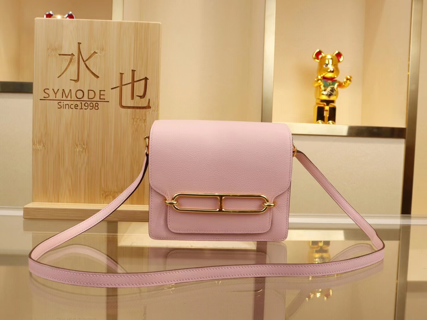 Hermes Roulis18CM 爱马仕3Q水粉色Evercolor皮猪鼻子包斜挎包 金扣