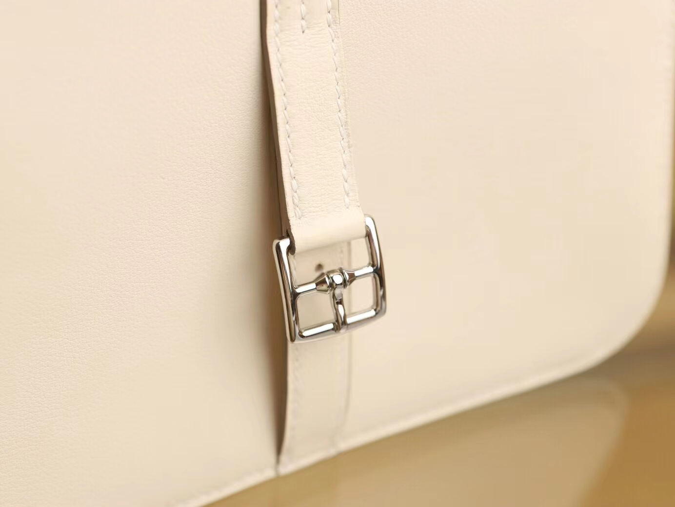 水也名品 Hermes Halzan22CM 奶昔白Swift牛皮手提单肩斜挎女包 银扣