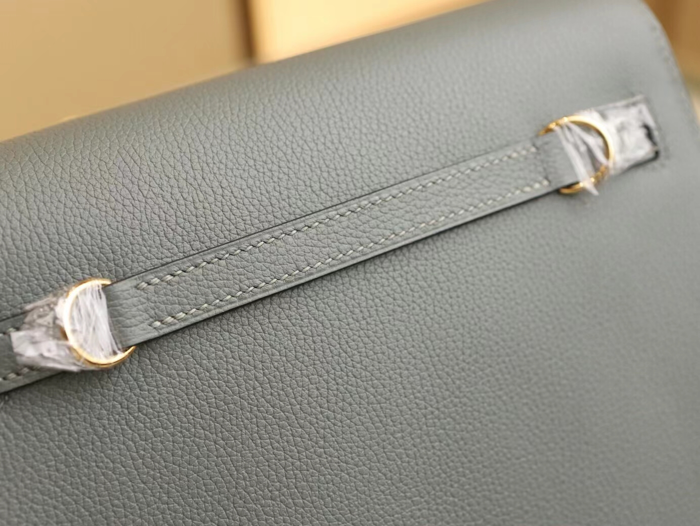 Hermes Kelly Danse22CM 爱马仕63杏绿色Vert Amande跳舞包 金扣