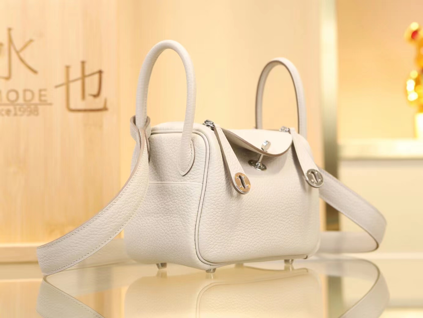 Hermes Mini Lindy19CM 爱马仕80珍珠灰TC牛皮迷你琳迪包 银扣
