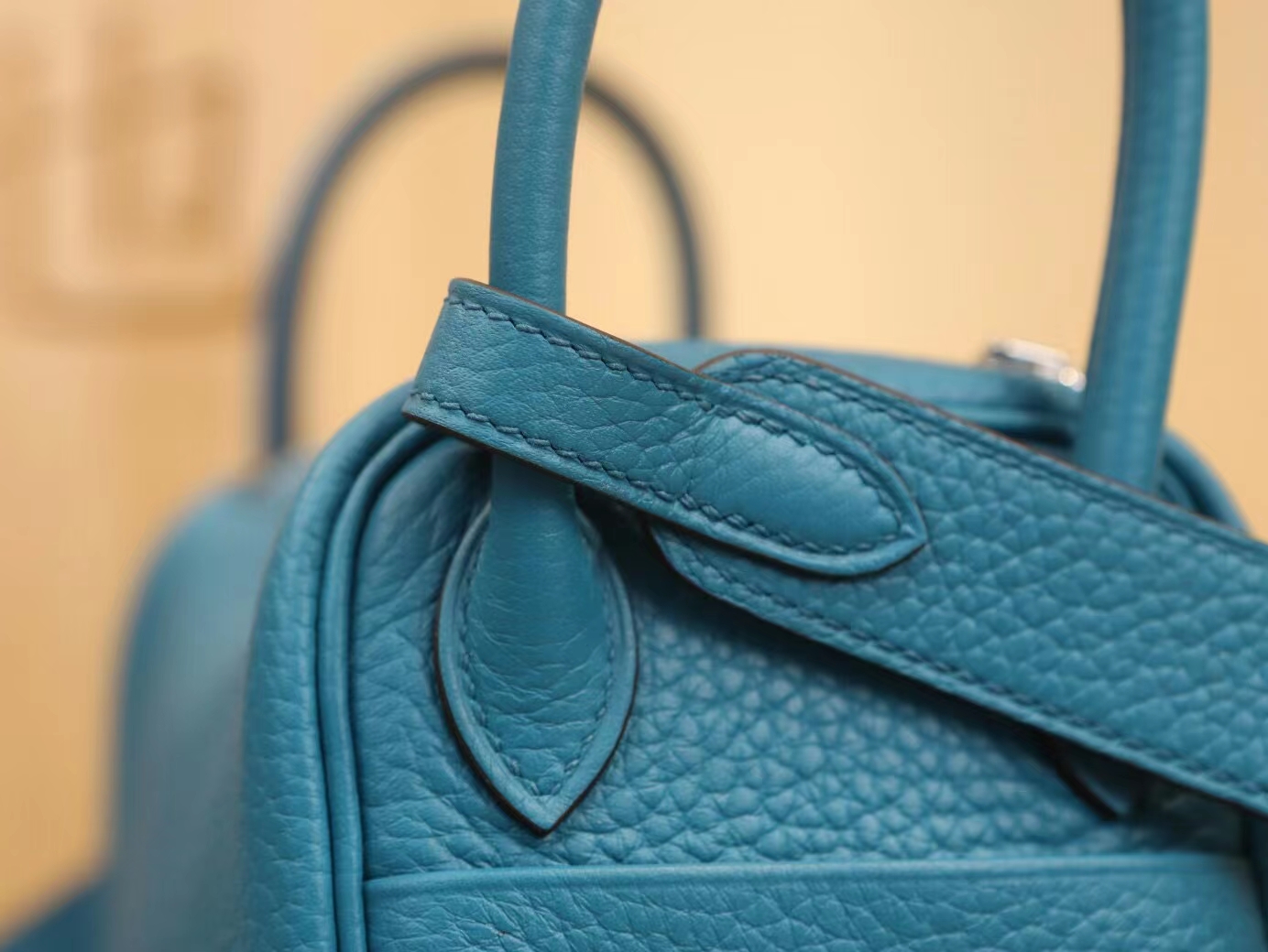 爱马仕女包 Hermes Mini Lindy19CM 7W伊兹密尔蓝TC牛皮 银扣