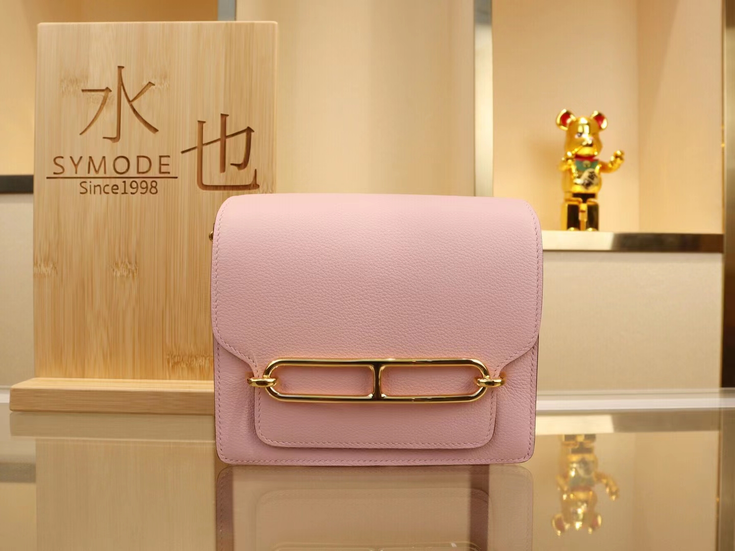 Hermes Roulis18CM 爱马仕3Q水粉色Evercolor皮猪鼻子包斜挎包 金扣