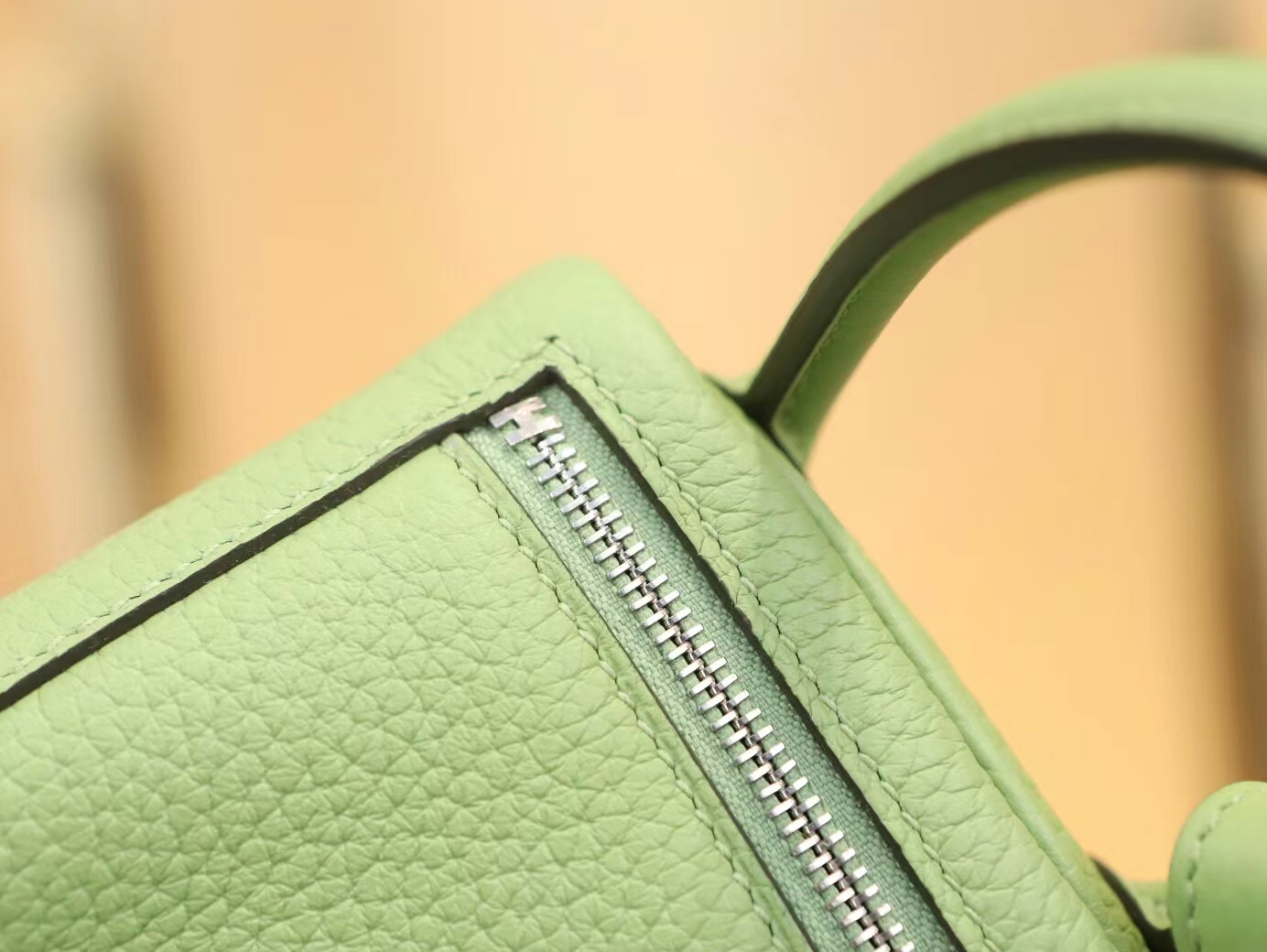 爱马仕女包价格 Hermes Mini Lindy19CM 3i牛油果绿TC皮迷你琳迪包