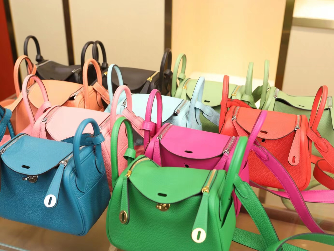Hermes Mini Lindy19CM 爱马仕K4夏日粉TC牛皮迷你琳迪包 银扣
