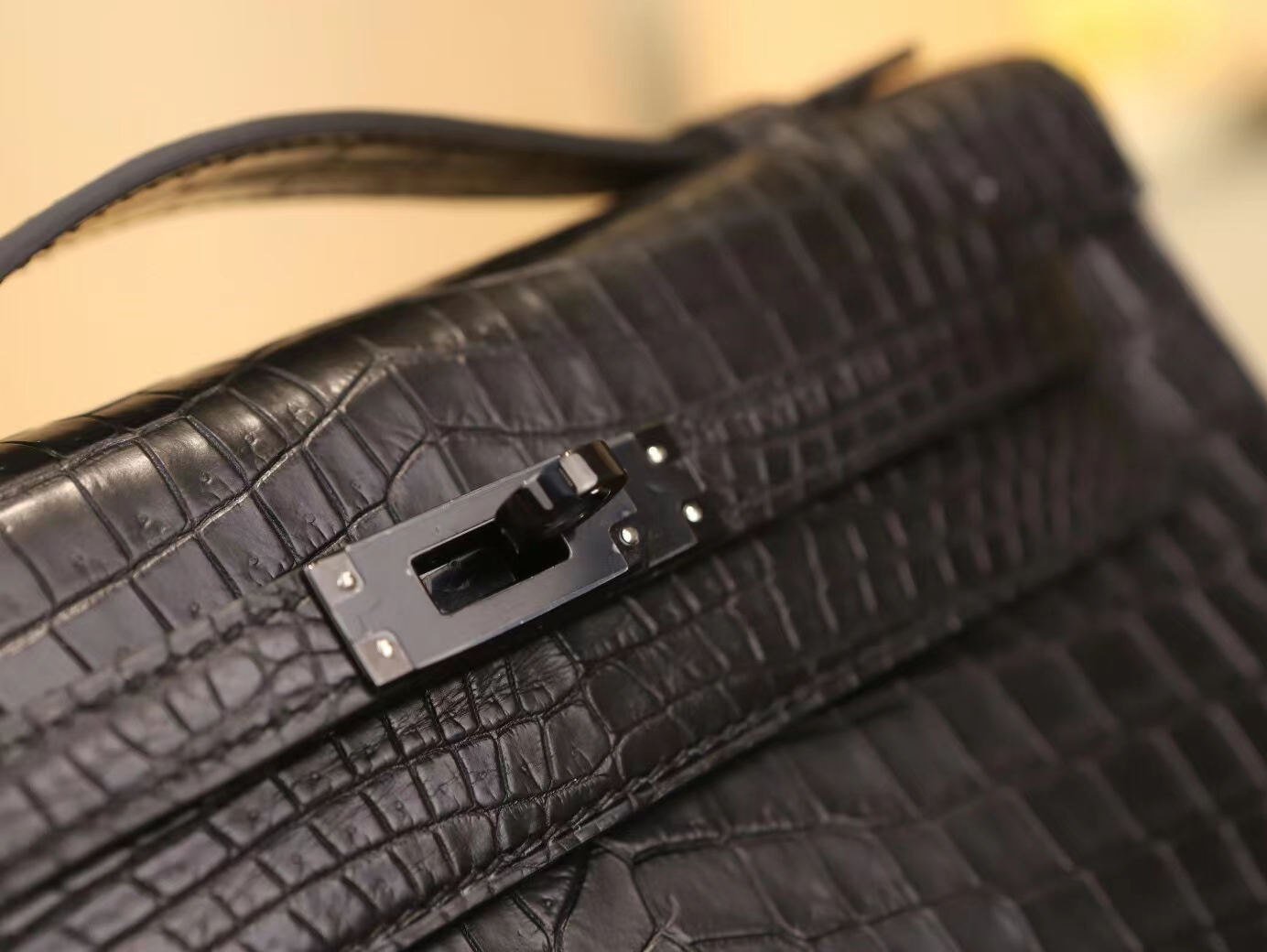 Hermes爱马仕黑色雾面鳄鱼皮迷你凯莉包Mini kelly pochette22CM 黑扣
