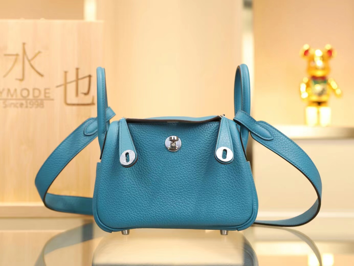 爱马仕女包 Hermes Mini Lindy19CM 7W伊兹密尔蓝TC牛皮 银扣